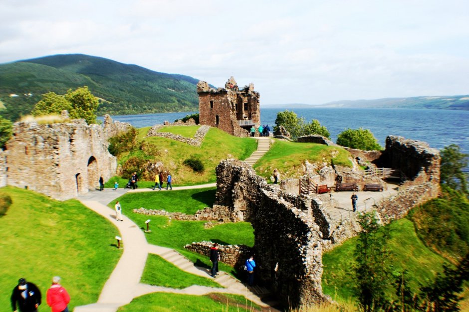 Замок Уркхарт Шотландия