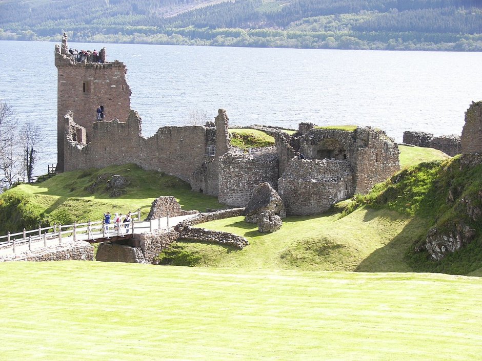 Замок Уркухарт Шотландия