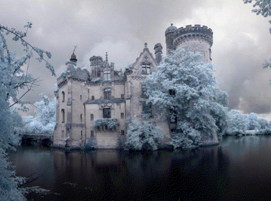 Замок Chateau de la Mothe-Chandeniers, Франция