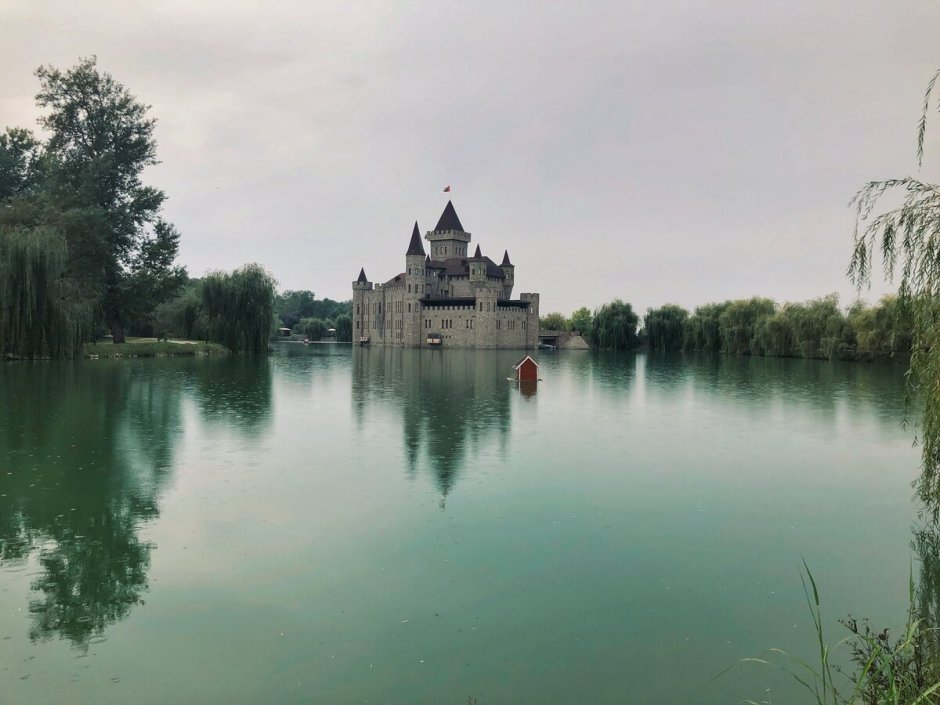 Польша туманное озеро замок