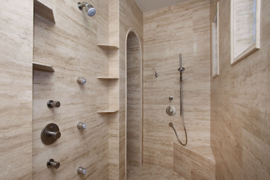 Дизайн ванной комнаты с кварцвиниловой плиткой