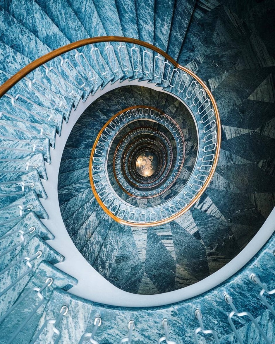 Элиассон «лестницы гравитации»