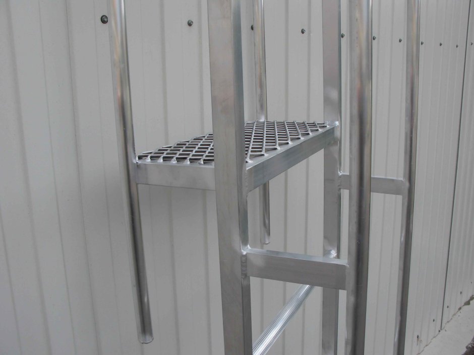 Лестница алюминиевая навесная аварийно-спасательная 5,15x600