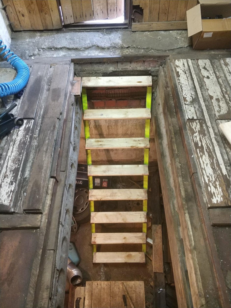 Лестница в гараж в яму 25 CV