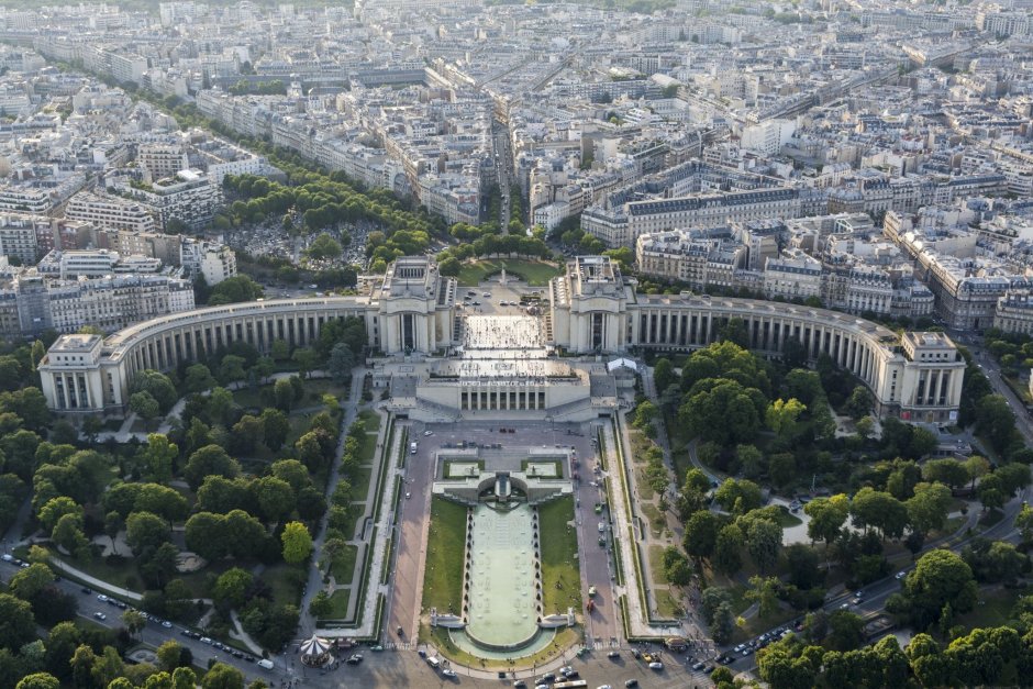 Эйфелева башня на карте Парижа