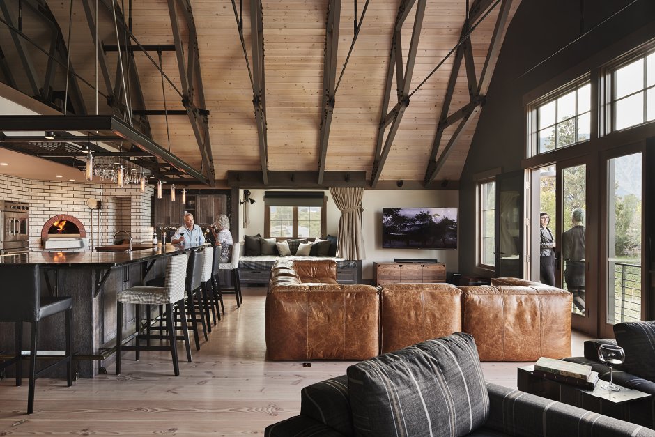 Дом-сарай Barn House внутри