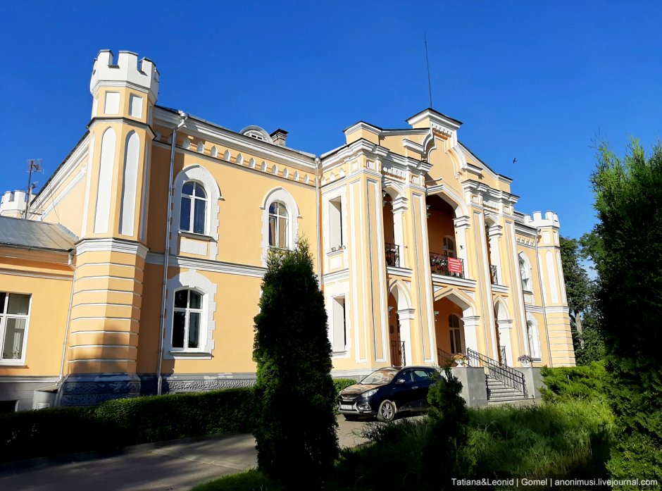 Дворец Чапских в Прилуках