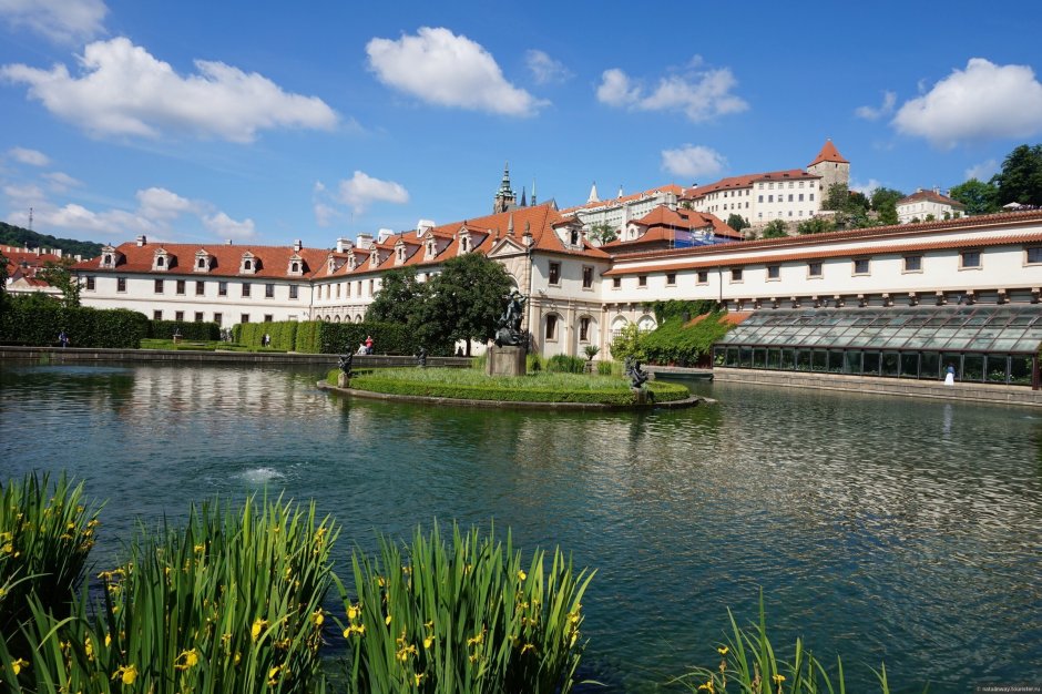 Вальдштейнский дворец в Праге