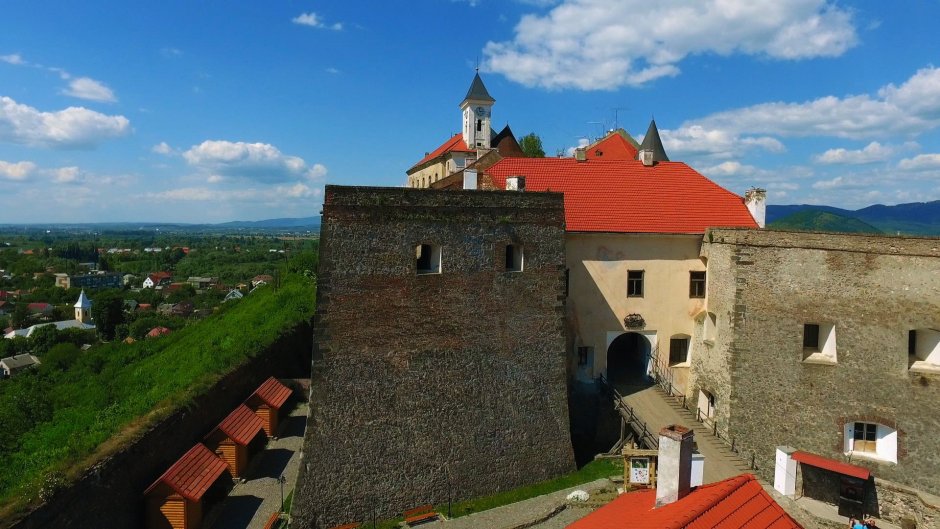 Мукачевськ й замок Паланок фото