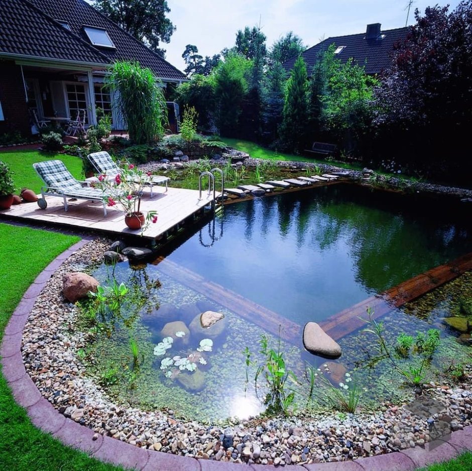 Ландшафтный дизайн с бассейном загородного дома