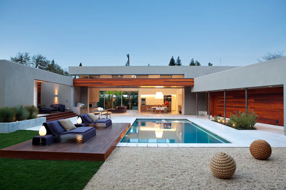 Частный дом с бассейном в современном стиле
