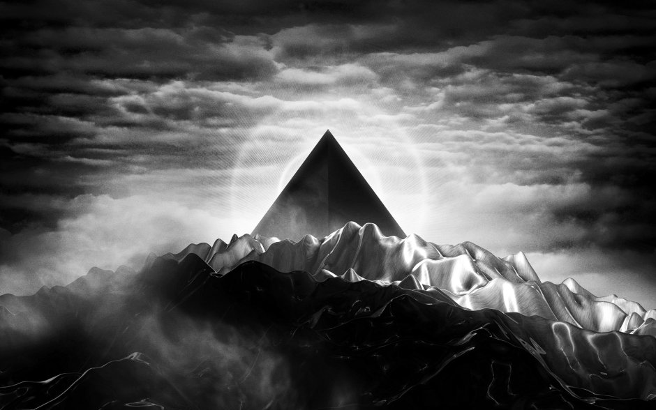 Темная пирамида