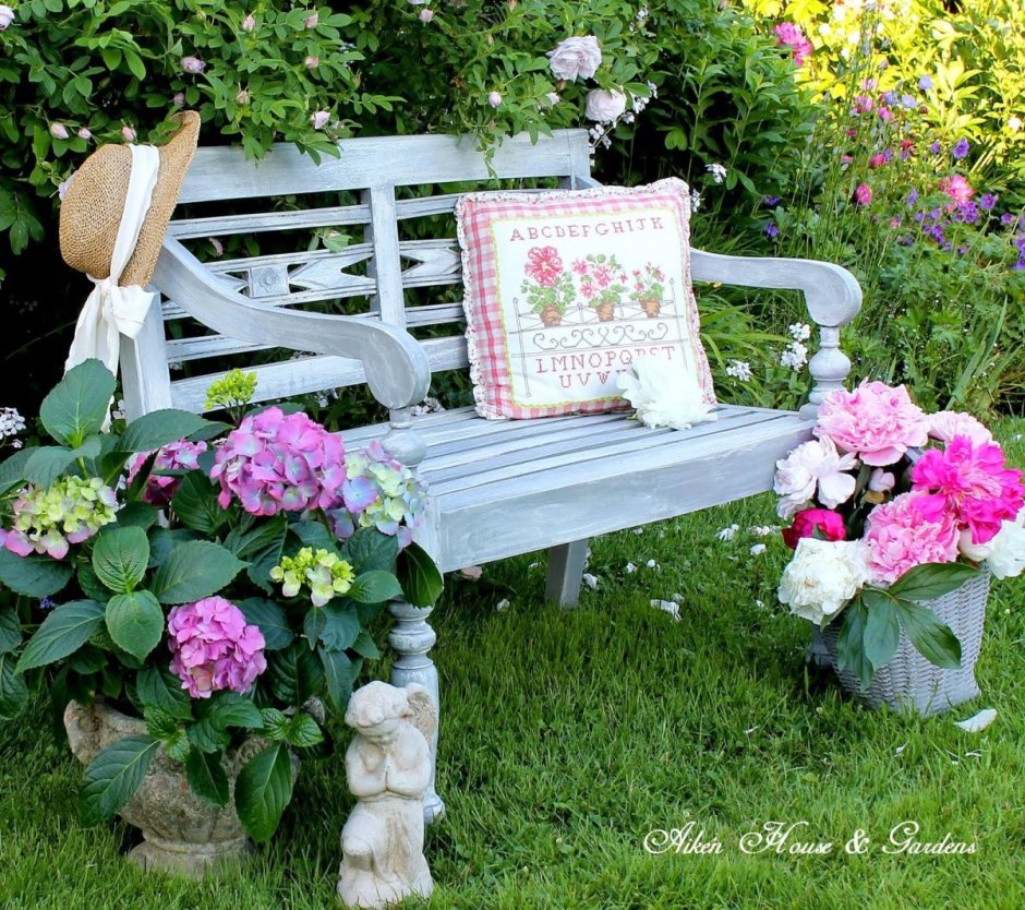 Ландшафтный дизайн скамейка в саду