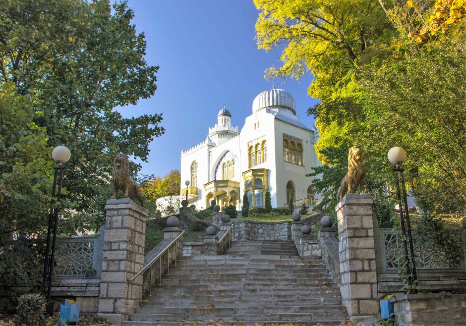 Дворец Эмира Бухарского в Ялте фото