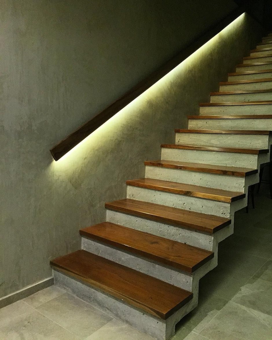 Отделка бетонной лестницы