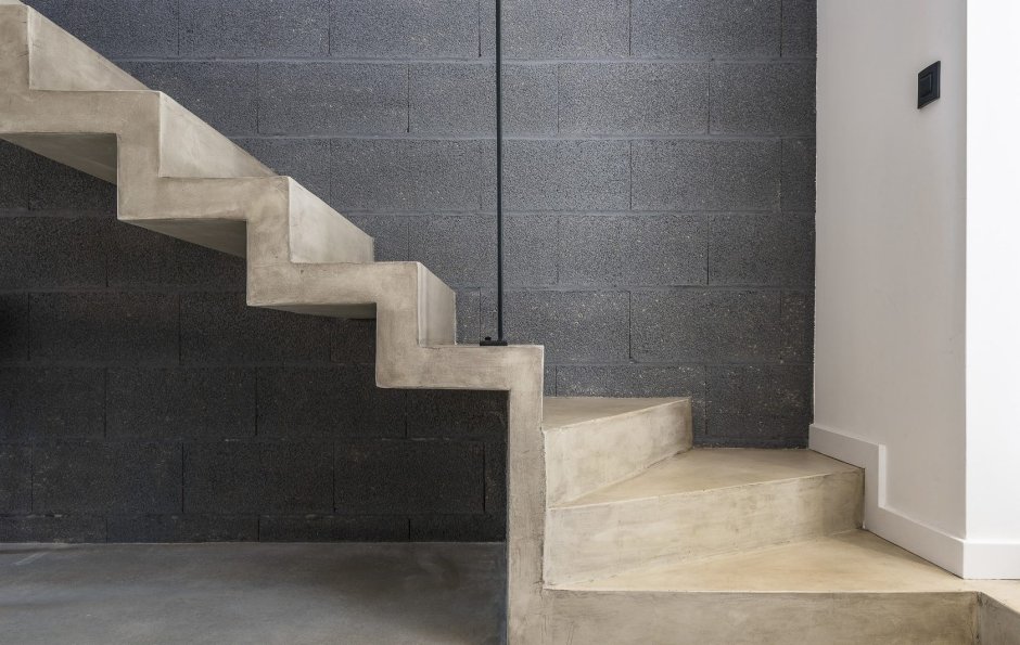 Дизайнерские лестницы из бетона