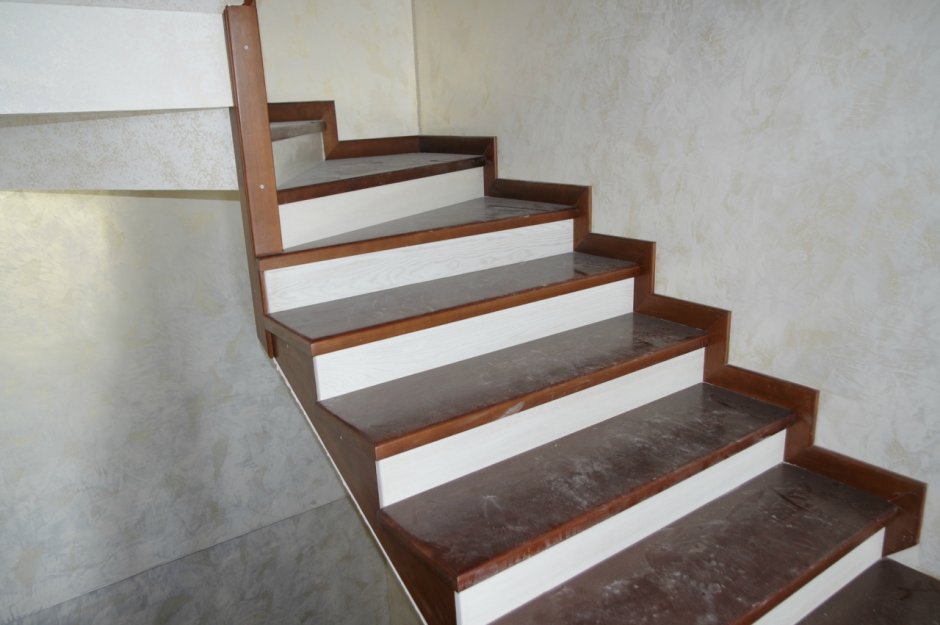 Окантовка ступеней лестницы
