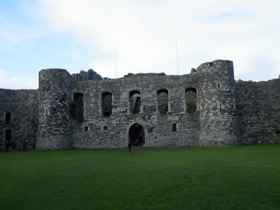 Замок Бомарис туристы