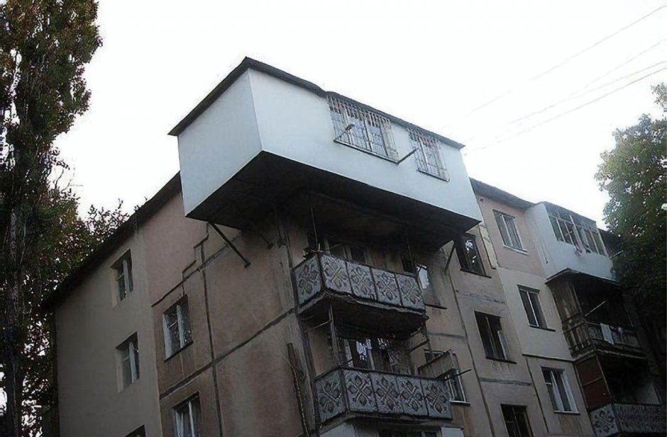 Дом с балконами многоэтажный