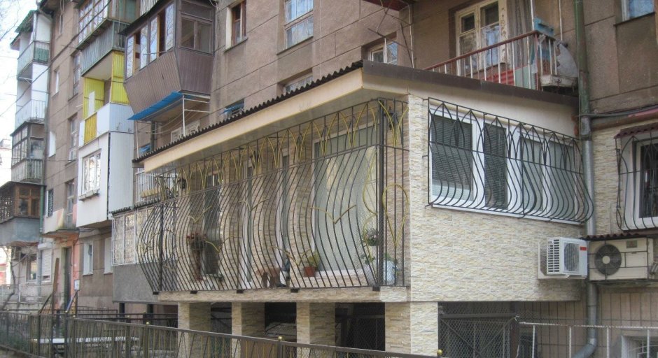 Старый балкон