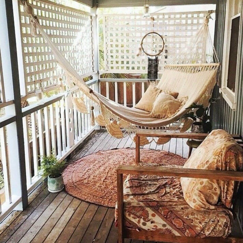 Кресло гамак на балконе