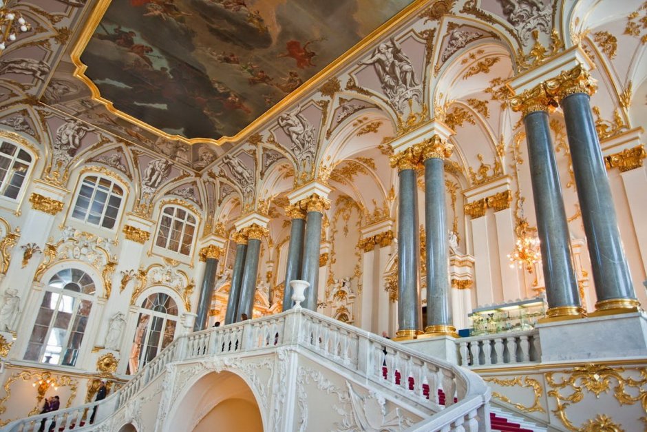 Музей зимний дворец в Санкт-Петербурге