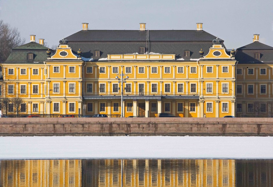Меншиковский дворец Санкт-Петербург двор