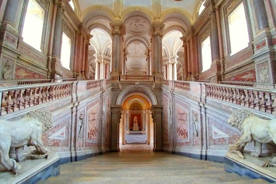 Италия дворец Ступиниджи внутри