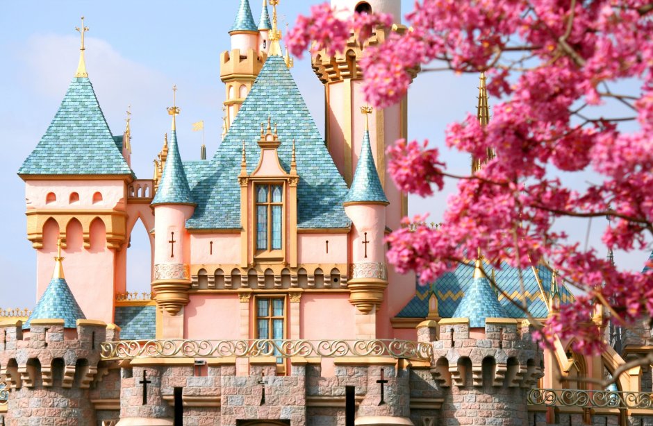 Дворец Дисней Walt Disney