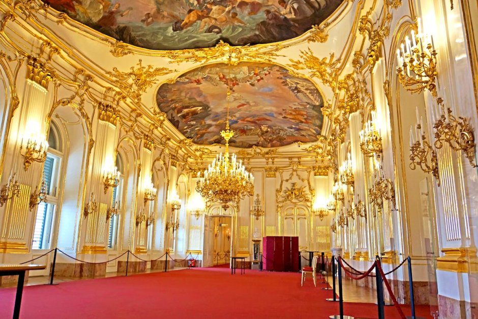 Венский дворец Шенбрунн интерьер