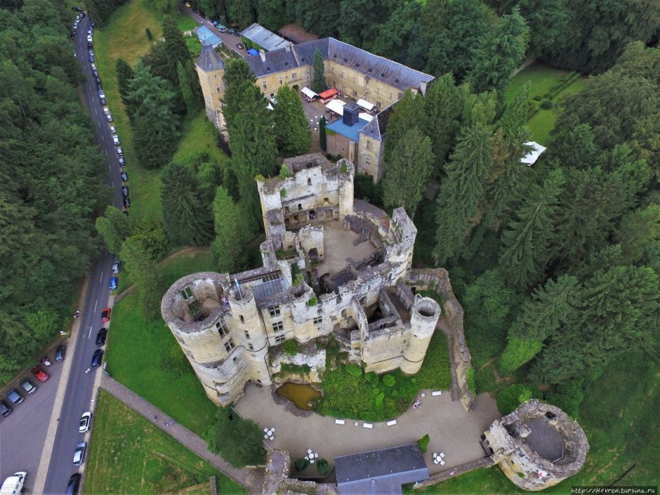Замок Бофорт Люксембург