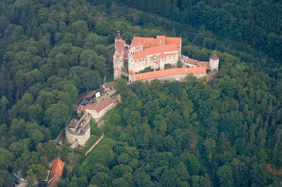 Замок Пернштейн