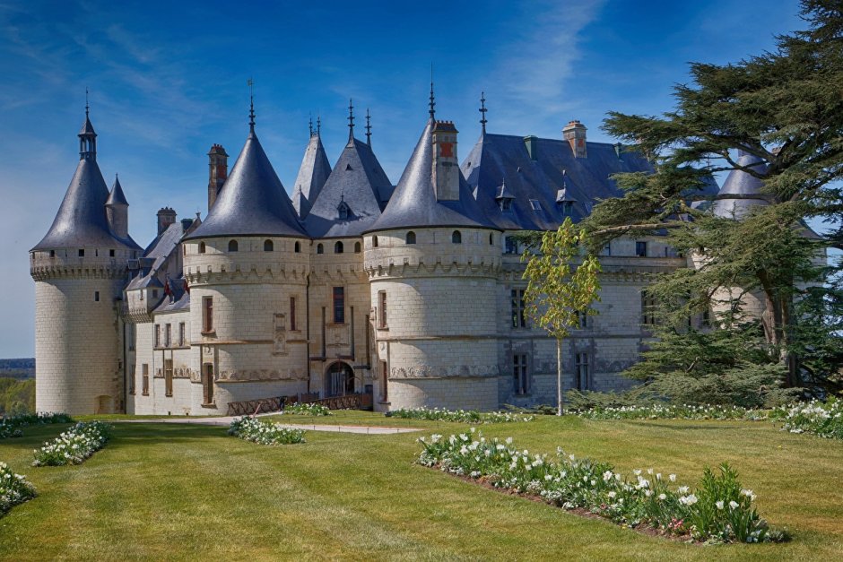 Франция. Замок Юссе-сюр-Луар.