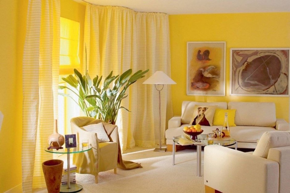 Светло желтые шторы в интерьере