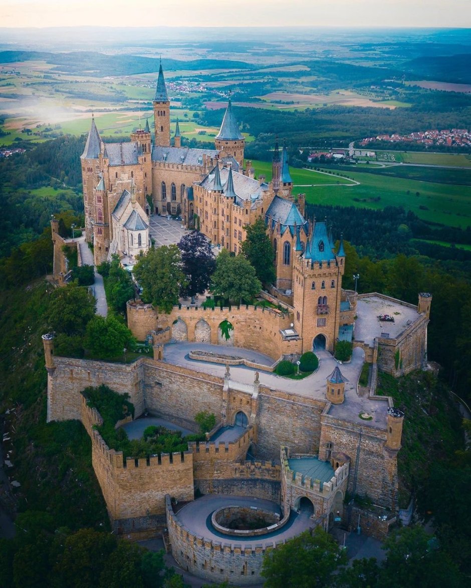 Венгрия замок под Татабанья