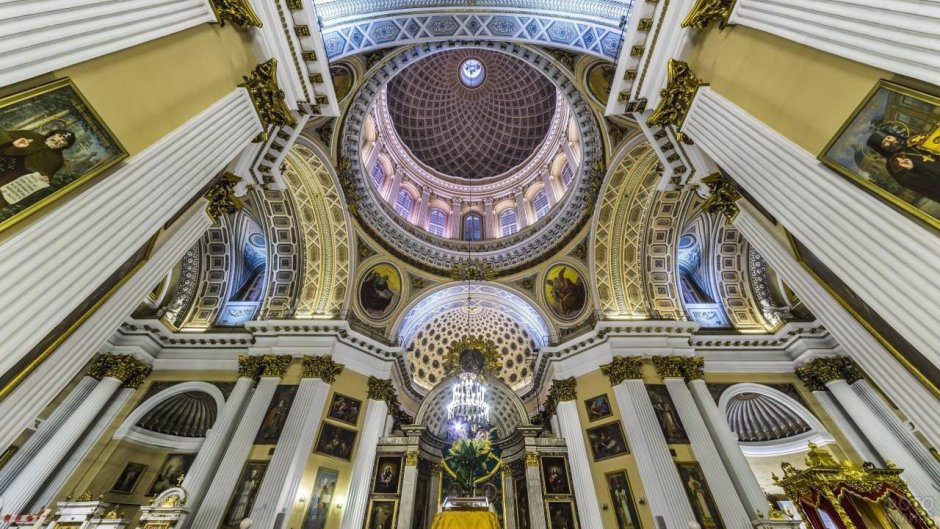 Потолок в Казанском соборе в Санкт-Петербурге