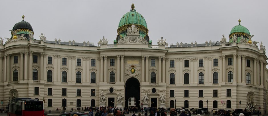 Дворец австрийских императоров Хофбург