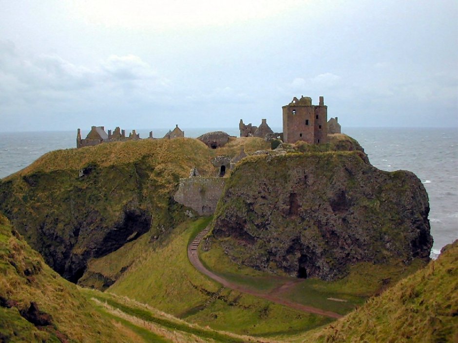 Замок Данноттар Шотландия реконструкция