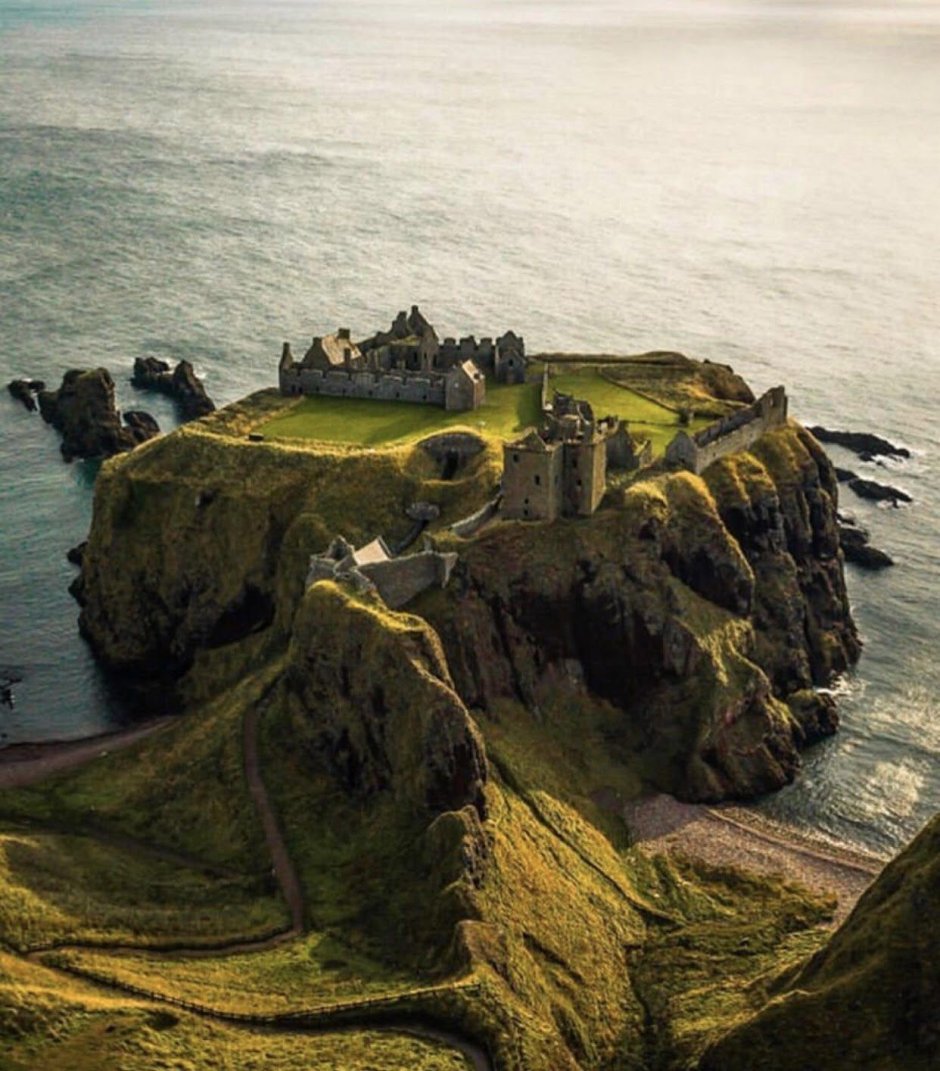 Замок Данноттар в Шотландии внутри