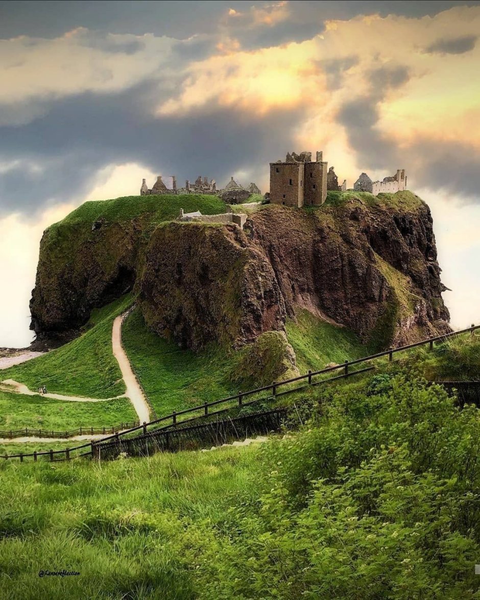 Замок Данноттар Шотландия