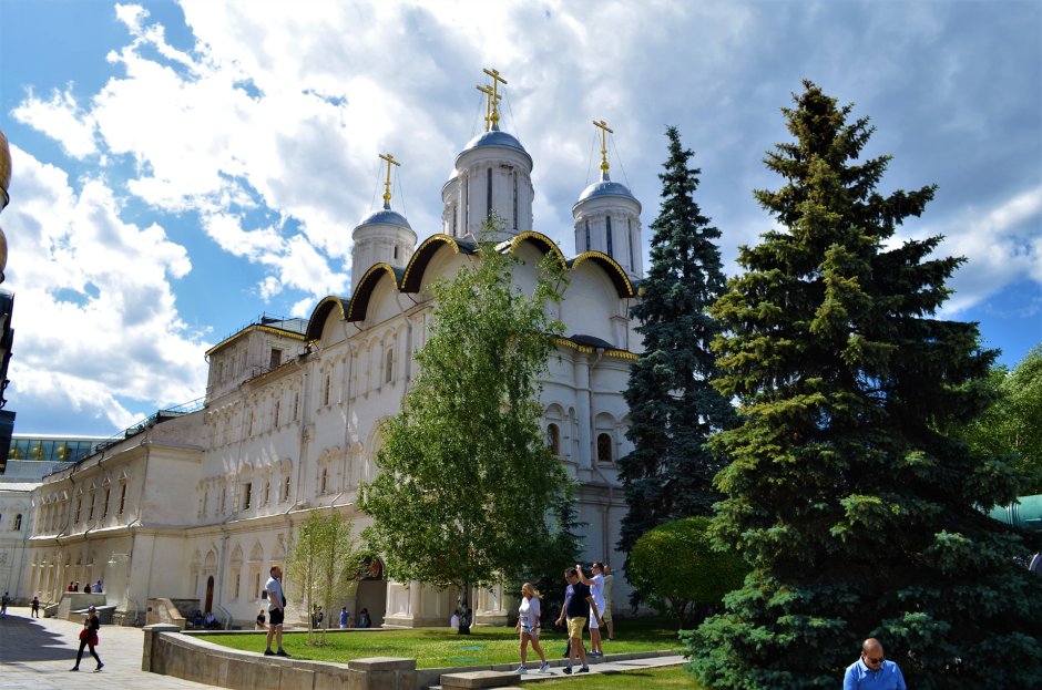 Церковь двенадцати апостолов Московский Кремль