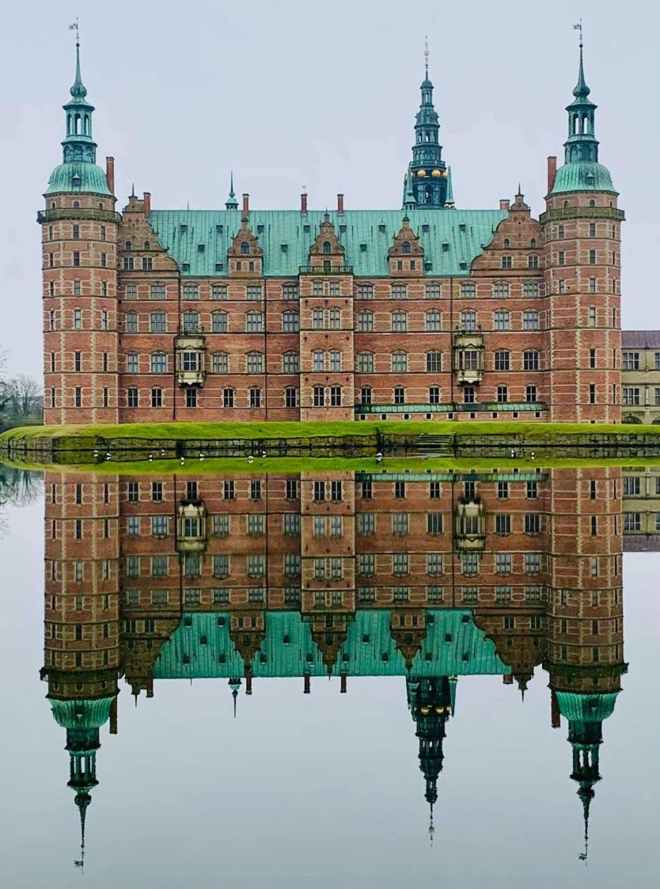 Дворец Фреденсборг в Дании внутри