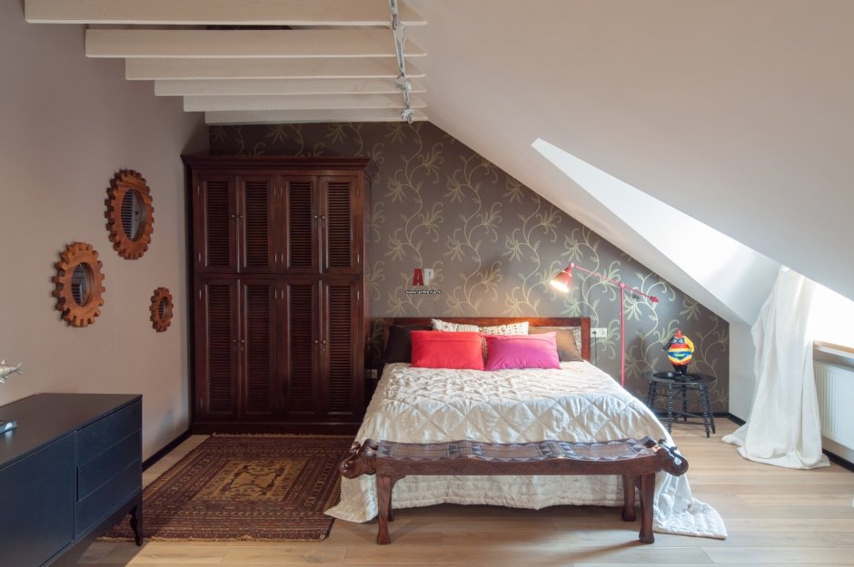 Спальня в стиле Барокко на мансарде