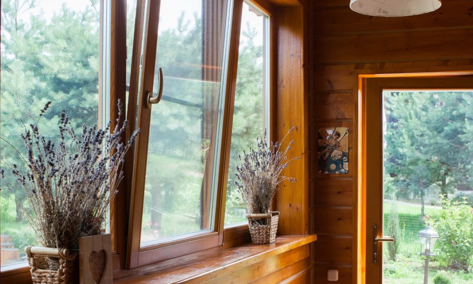 Деревянные подоконники в интерьере