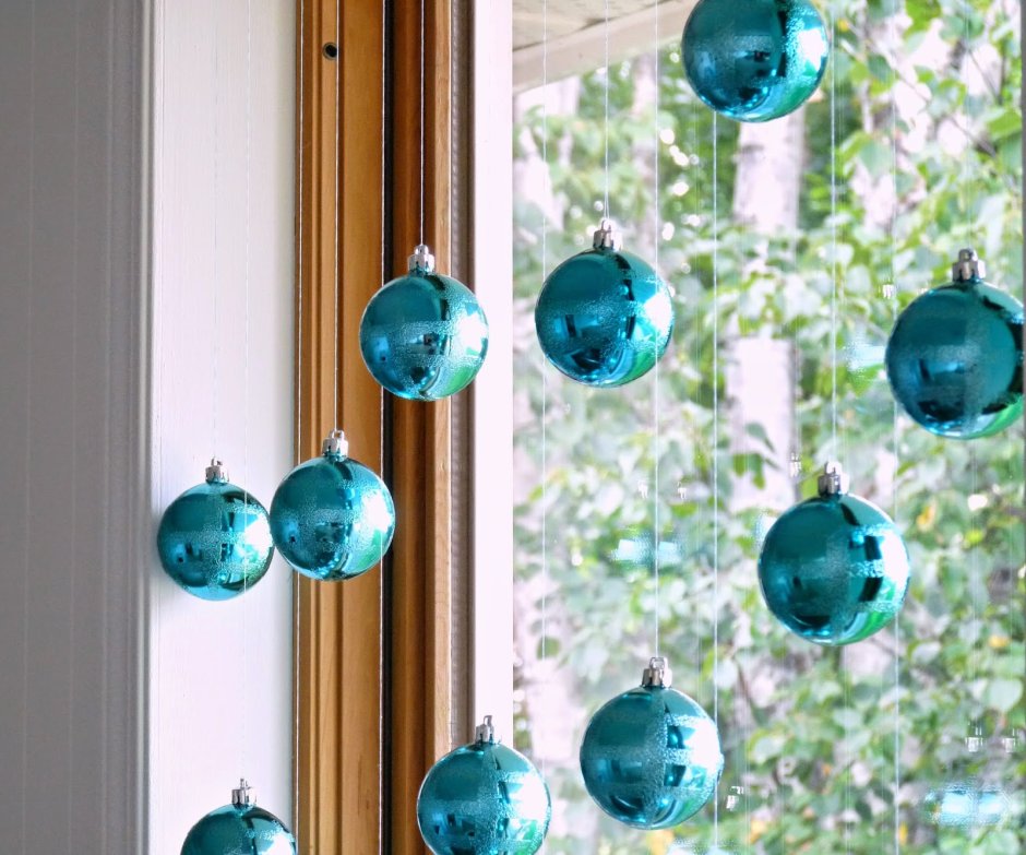 Новогодние украшения на окна шарики