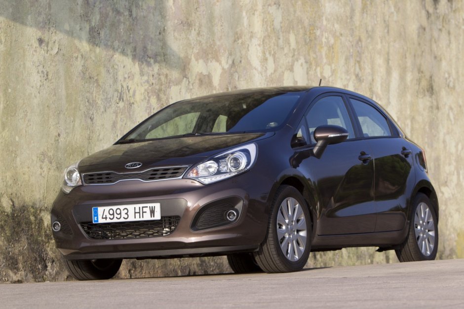 Киа Рио хэтчбек 2013