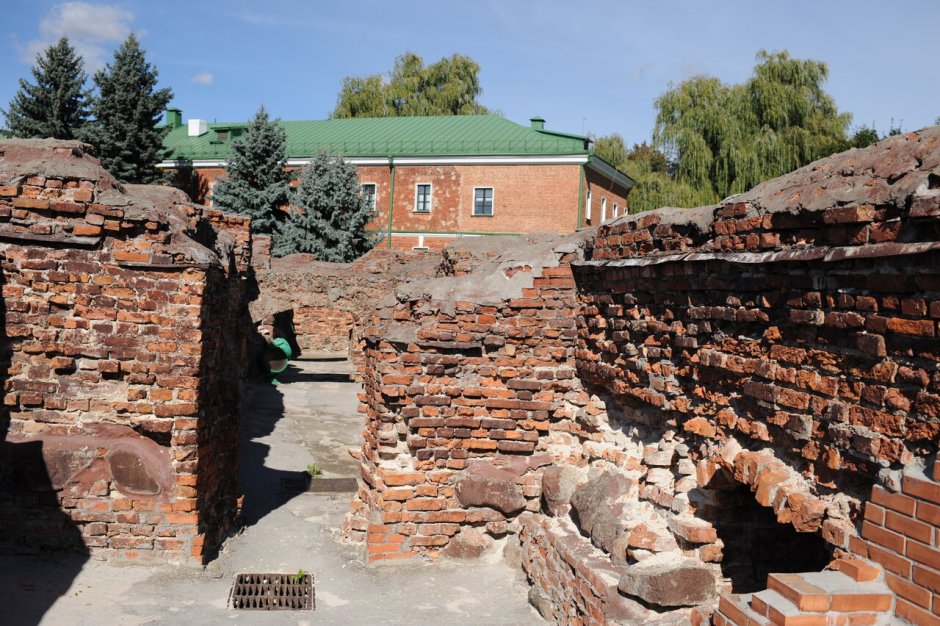 Оборона Брестская крепость стена