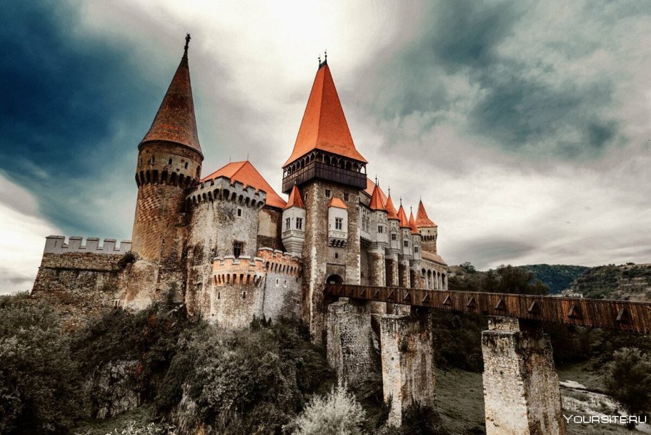 Замок Пелеш Румыния обои