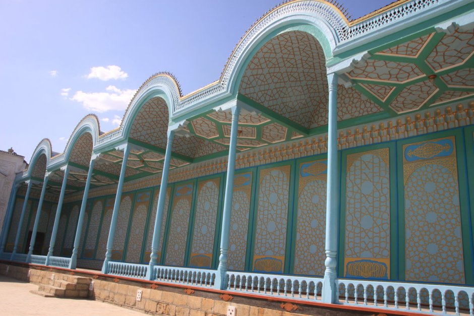 Антураж летнего дворца Эмира
