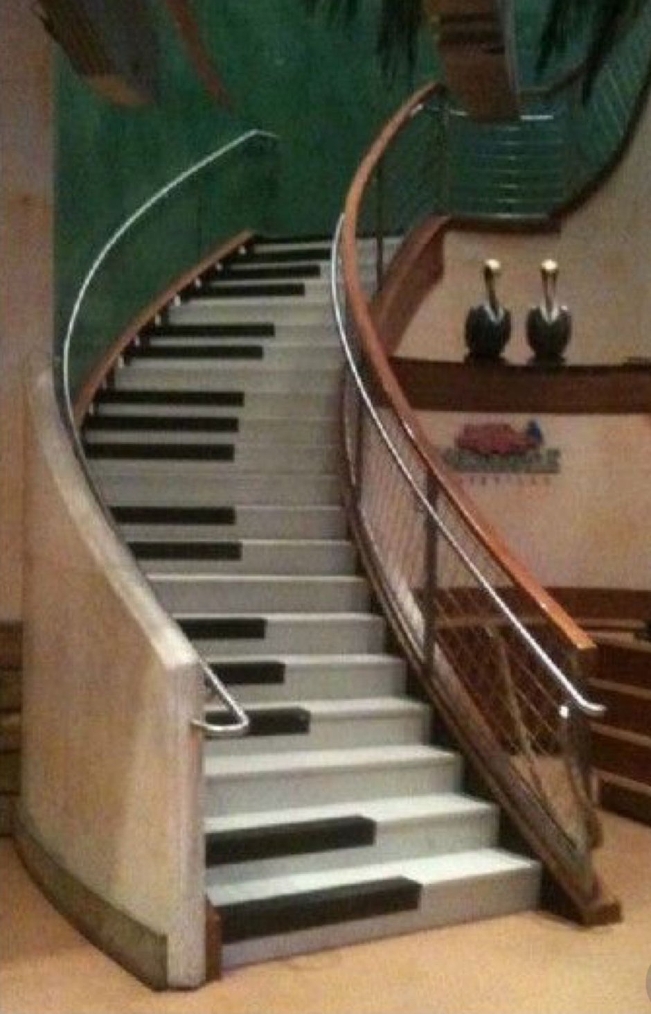 Лестница пианино